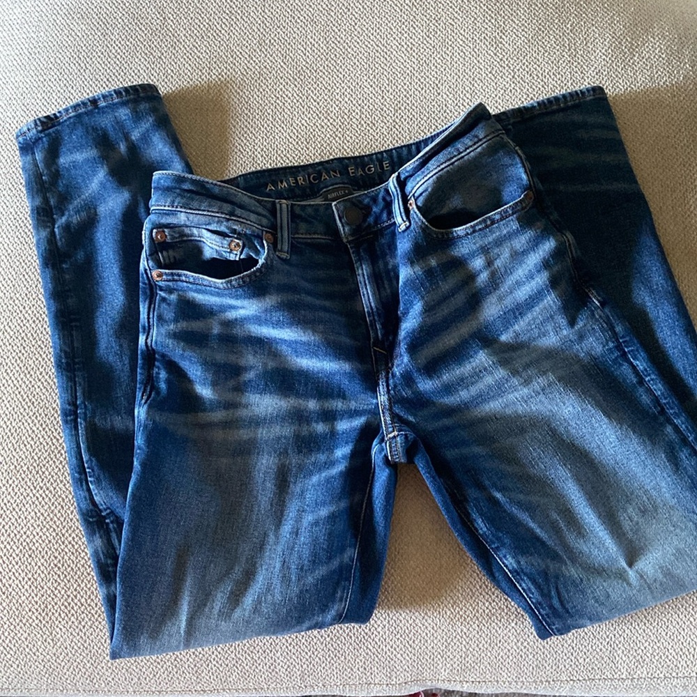 American Eagle Airflex+ straight leg jeans. 28x30”